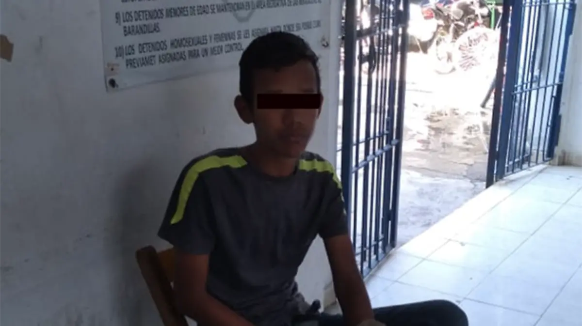 Detienen a migrante hondureño de 17 años de edad, por robo en flagrancia de celular